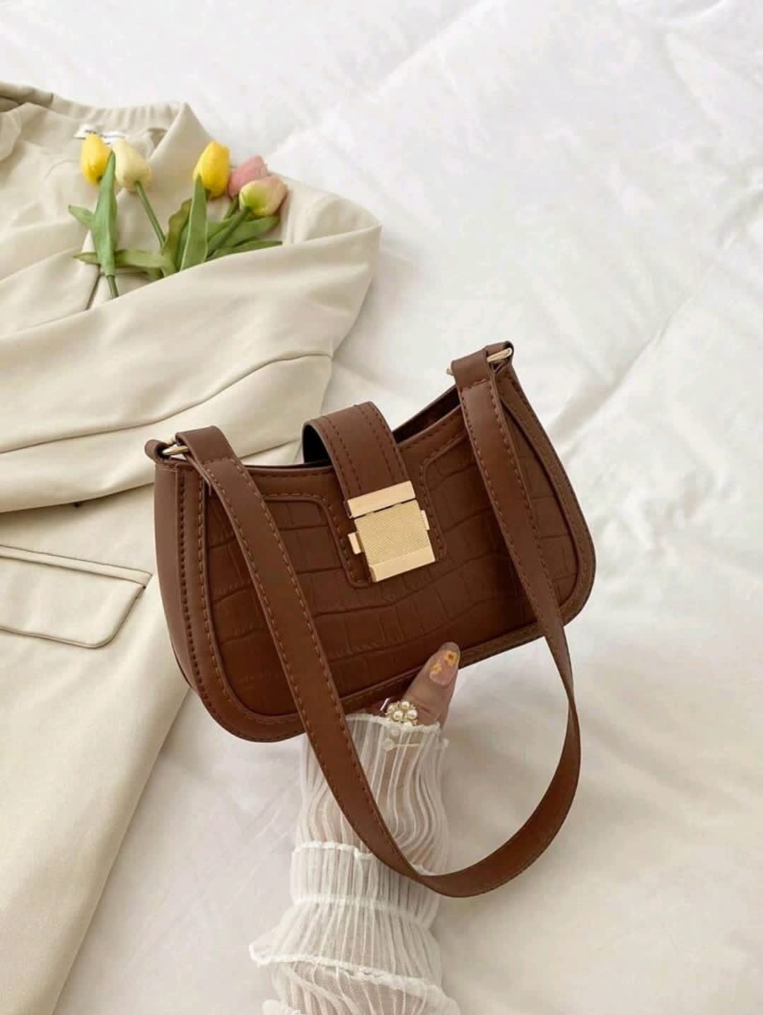Nouveau sac à bandoulière rétro de 2025 en couleur unie pour femmes, sac bandoulière/sous-bras chic