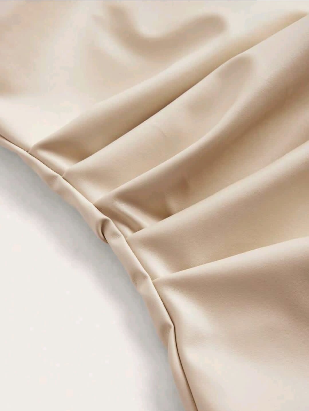 Siren Gaze Top de femme à la mode, plissé avec un ourlet asymétrique, convient pour sortir et les tops de fête
