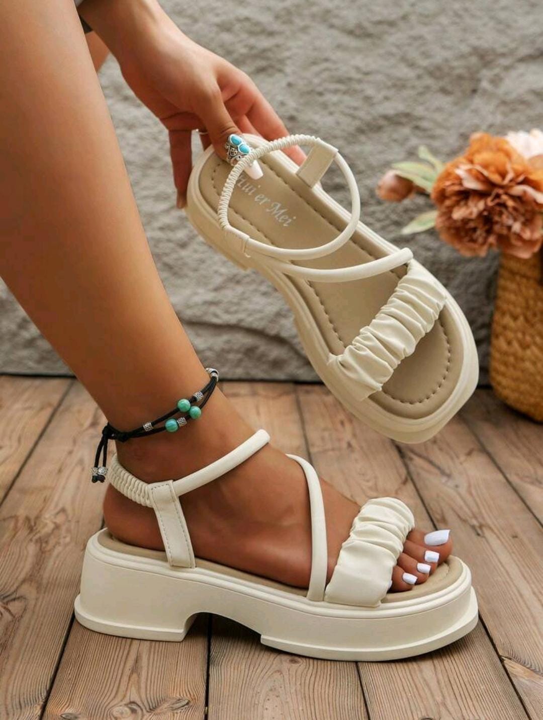 Sandales compensées à double port pour femmes, style de plage estival 2023 nouveau