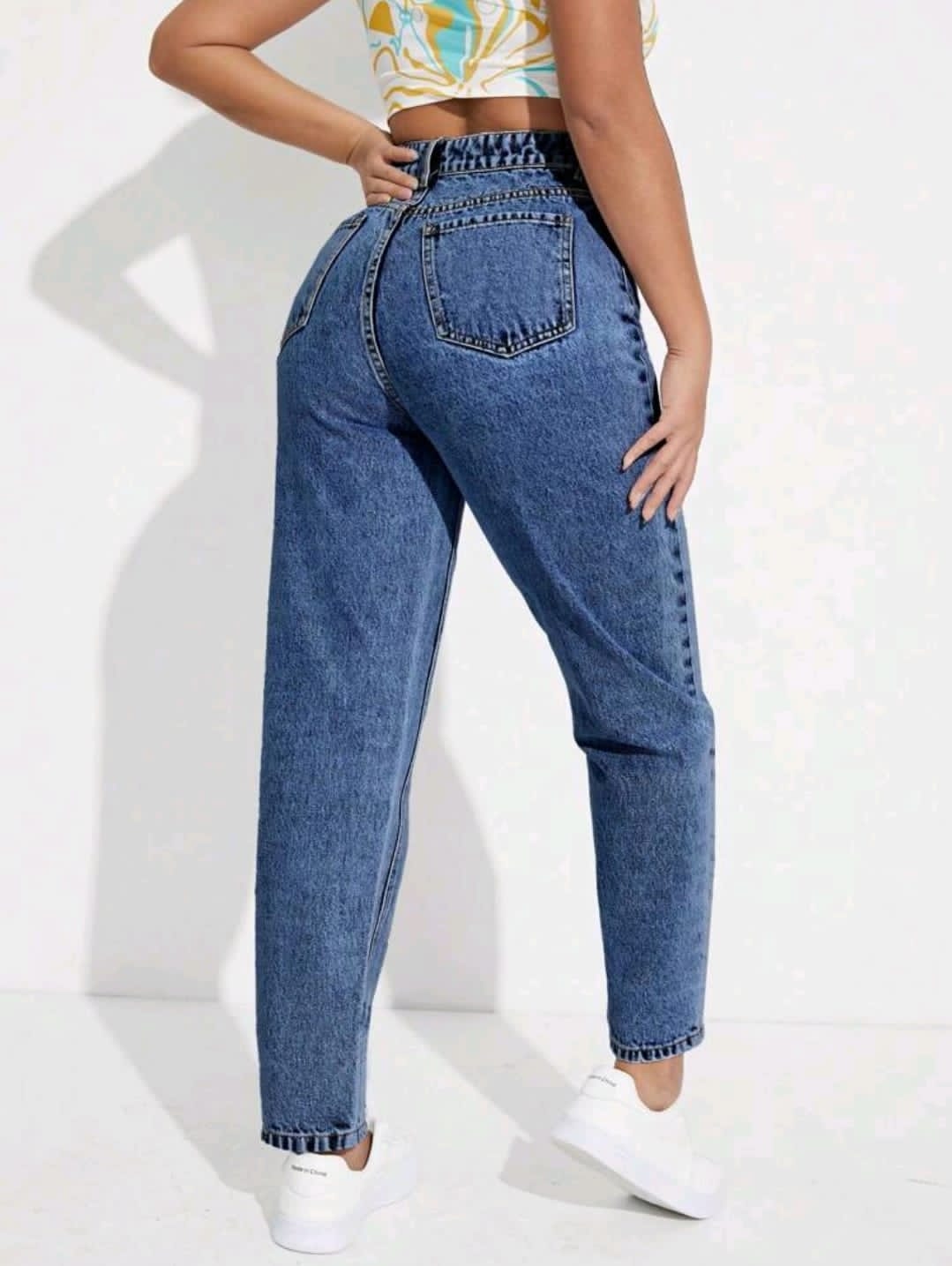 Jeans vintage effilés à taille haute lavés de manière décontractée