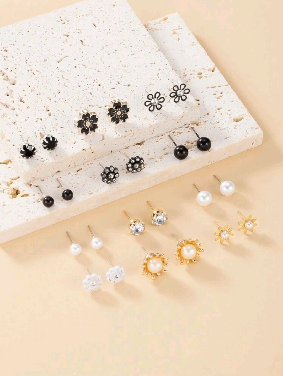 1 set de 12 paires de boucles d'oreilles à fleurs strass et perles fausses, pour femmes. Convient pour un port quotidien et comme cadeau pour la Saint-Valentin