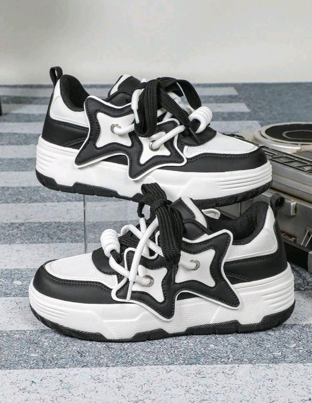 Baskets noires et blanches mode pour hommes, chaussures