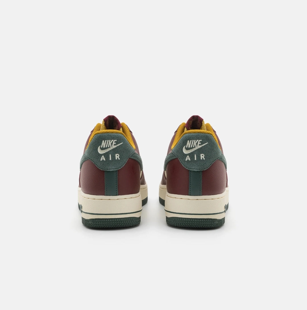 AIR FORCE 1 '07 LV8 - Baskets basses - coconut milk/vintage green/dark team red/bronzine