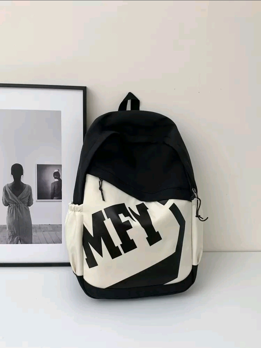 Nouvel arrivage Sac à dos fonctionnel grande capacité avec impression de lettres en blocs de couleurs. Sac d'école