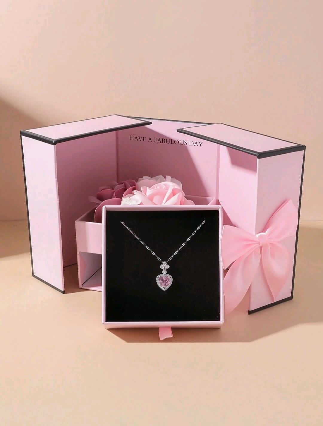 1 pièce Collier pendentif en forme de cœur en or rose à la mode, emballage exquis en forme de fleur de savon, cadeau parfait pour petite amie