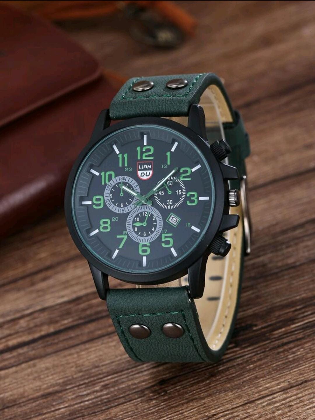 Montre homme décontractée à cadran rond à quartz avec bracelet en PU