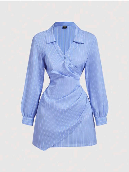 SHEIN MOD Robe femme à manches longues avec volants, imprimé rayures bleues et blanches, croisé sur le devant.