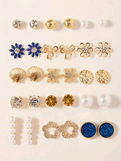 Ensemble de 15 paires de boucles d'oreilles dorées de collection de luxe, travaillées avec des ornements lourds et créatifs