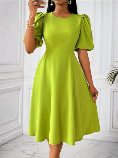 Lyxana Robe verte longue à manches bouffantes et évasée taillée pour femmes, tenue maxi pour femmes au printemps/été