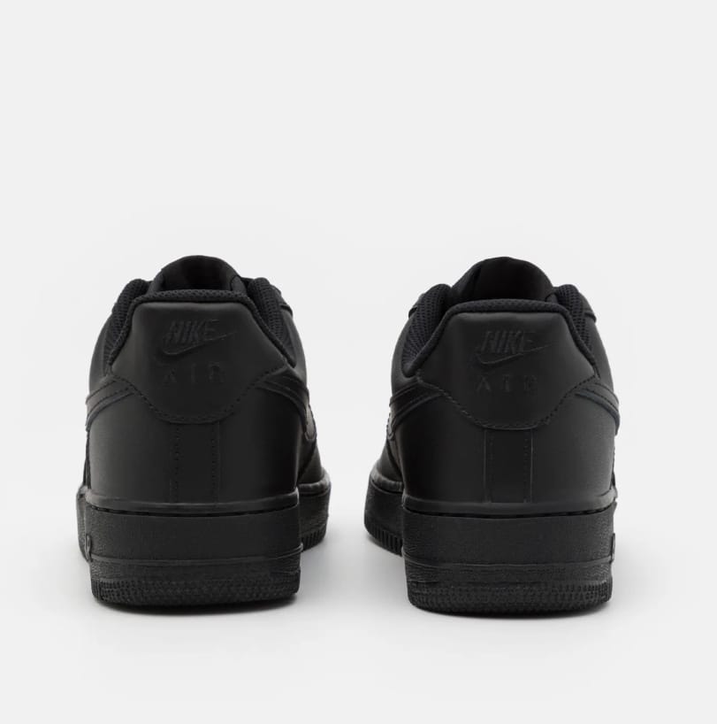 Baskets basses 'AIR FORCE 1 07' Nike Sportswear en Noir