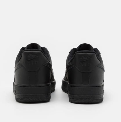 Baskets basses 'AIR FORCE 1 07' Nike Sportswear en Noir