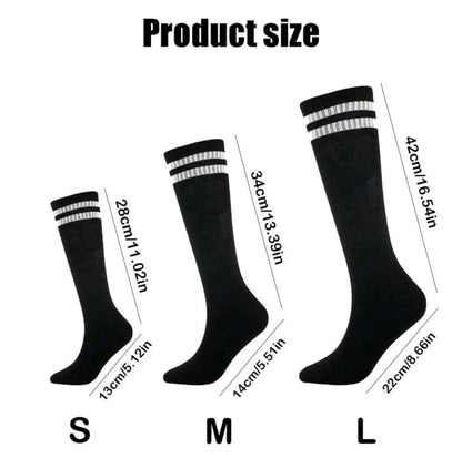 1 set de chaussettes de football avec protège-tibias et sangles montant jusqu'aux genoux