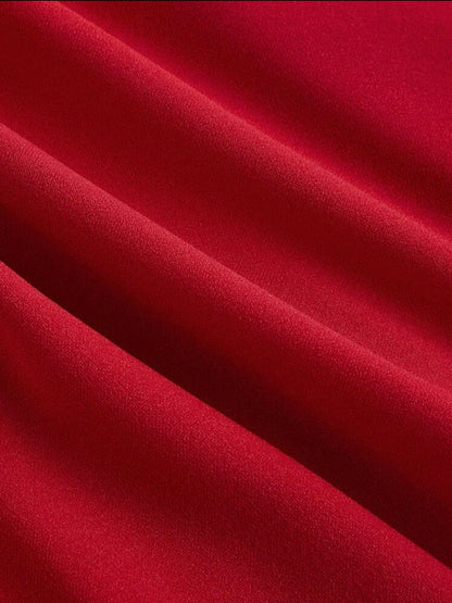 Robe rouge à manches courtes pour femmes avec décorations plissées