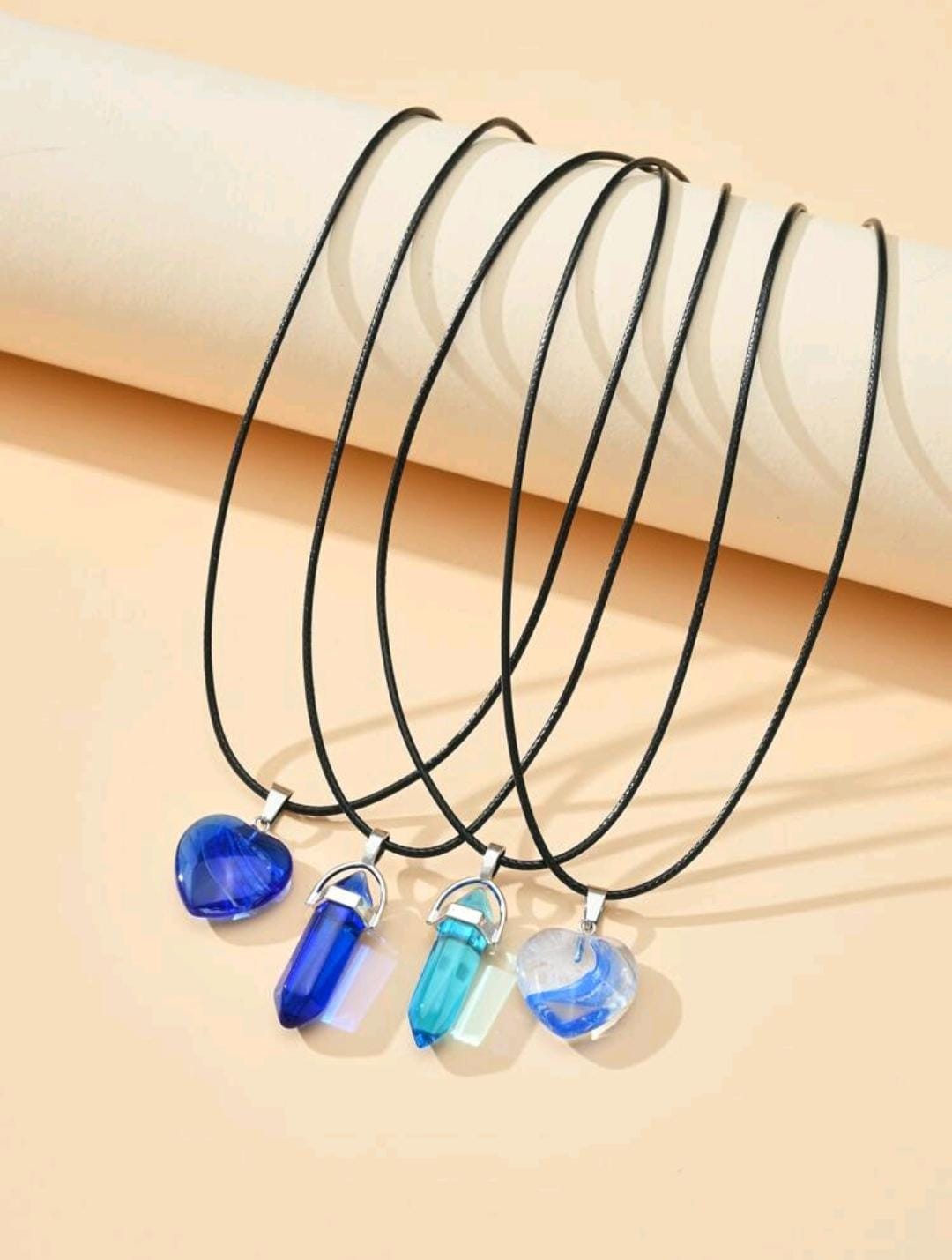 4 pièces Collier en pierre de verre en forme de cœur multicolore lumineux, cadeau pour meilleurs amis, couple.