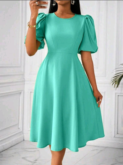 Lyxana Robe verte longue à manches bouffantes et évasée taillée pour femmes, tenue maxi pour femmes au printemps/été