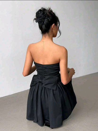 Aloruh Robe moulante élégante noire et moderne sans bretelles, très courte avec un nœud papillon, pour femmes, à porter pour la Saint-Valentin ou la remise des diplômes