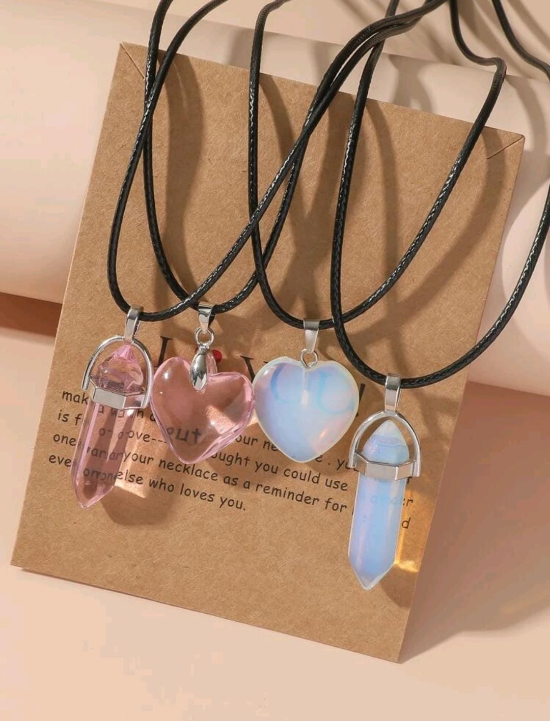 4 pièces Collier en pierre de verre en forme de cœur multicolore lumineux, cadeau pour meilleurs amis, couple.