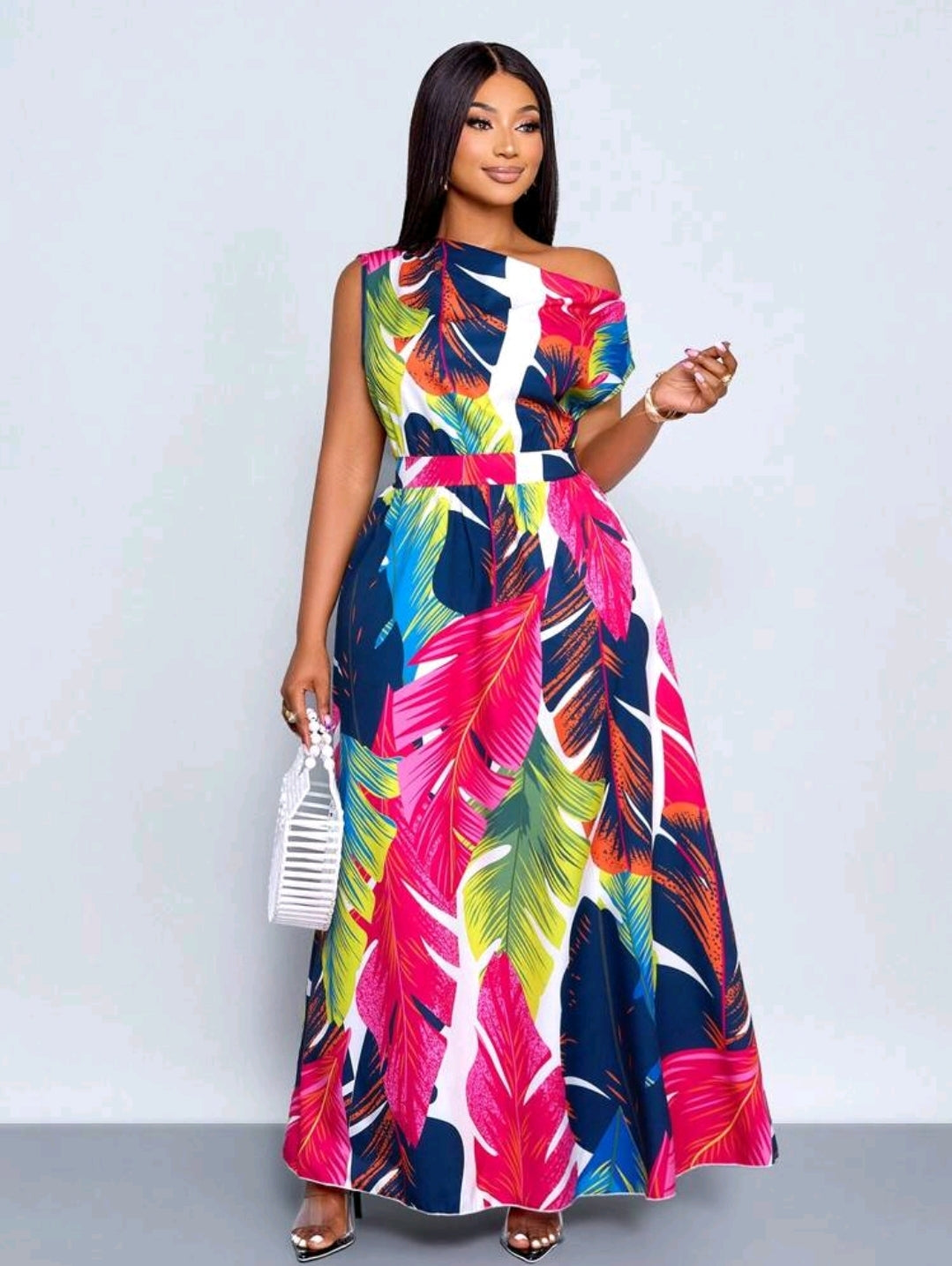 SOLERSUN Modèle féminin grande taille, élégant, décontracté, avec épaules asymétriques