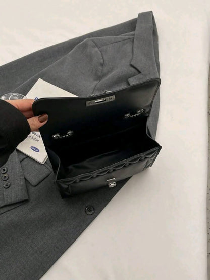 1 pièce Sac à bandoulière minimaliste mode, fermeture à rabat avec fermoir en métal en forme de grille de diamant.