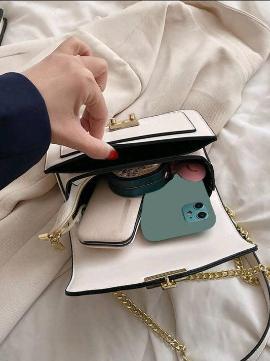 Mini sac à rabat carré avec chaîne à verrou poussoir, sac à bandoulière, sac pochette, pochette minimaliste, petit sac classique et fun