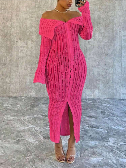 Robe ajustée à manches longues avec épaule dégagée, en coloris abricot, tissu texturé, convient pour les rendez-vous romantiques et les vacances