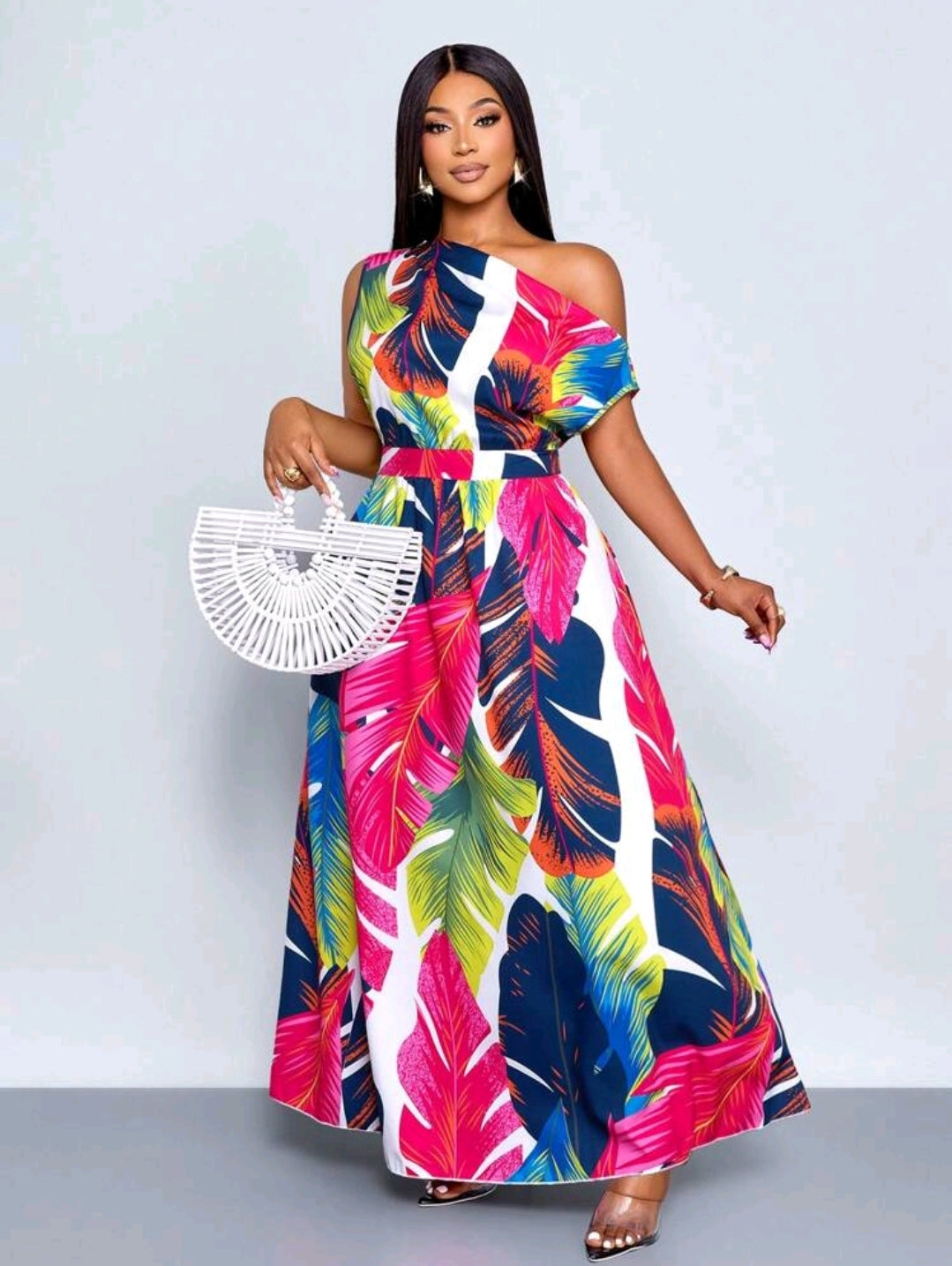 SOLERSUN Modèle féminin grande taille, élégant, décontracté, avec épaules asymétriques