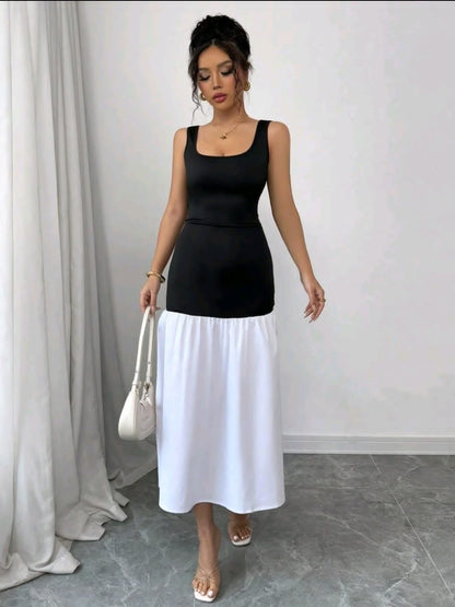 Rafferiza Robe de couleur noire et blanche ajustée avec encolure carrée
