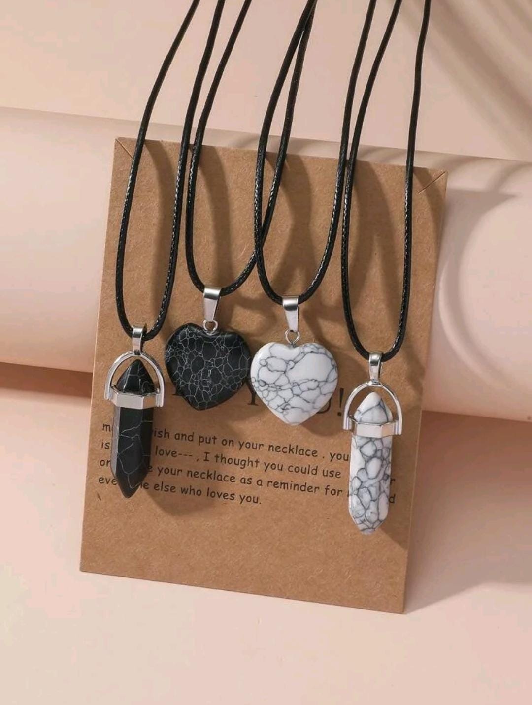 4 pièces Collier en pierre de verre en forme de cœur multicolore lumineux, cadeau pour meilleurs amis, couple.