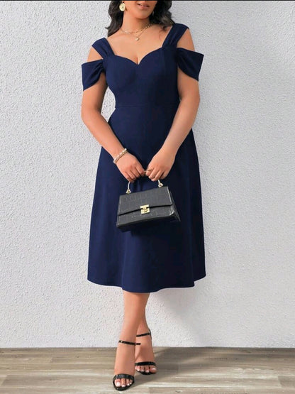 Privéa Robe évasée pour femmes grandes tailles à col V noir, épaules dénudées