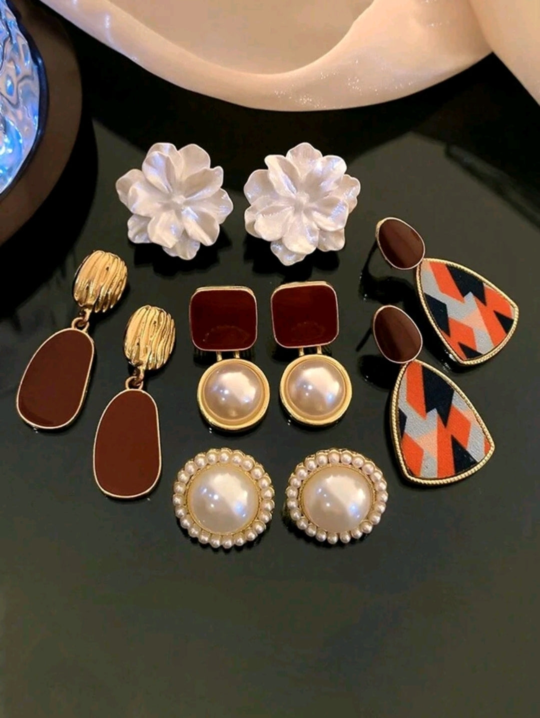 5 pièces/Set Boucles d'oreilles à clous carrées avec fleurs bordeaux émaillées et fausses perles