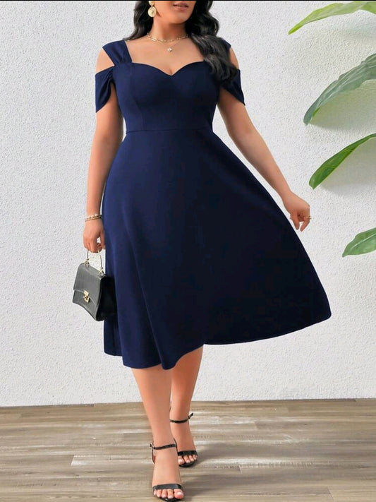 Privéa Robe évasée pour femmes grandes tailles à col V noir, épaules dénudées