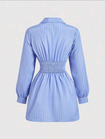 SHEIN MOD Robe femme à manches longues avec volants, imprimé rayures bleues et blanches, croisé sur le devant.
