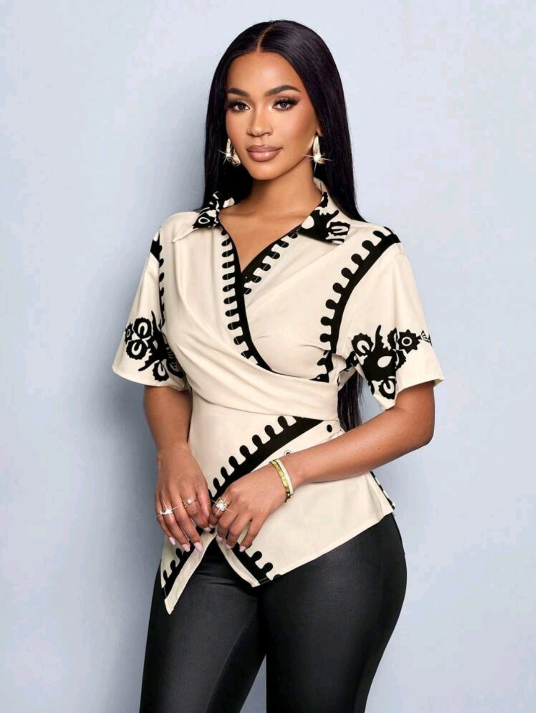 SOLERSUN Blouse élégante pour femmes avec manches chauve-souris, taille resserrée et imprimé, style croisé